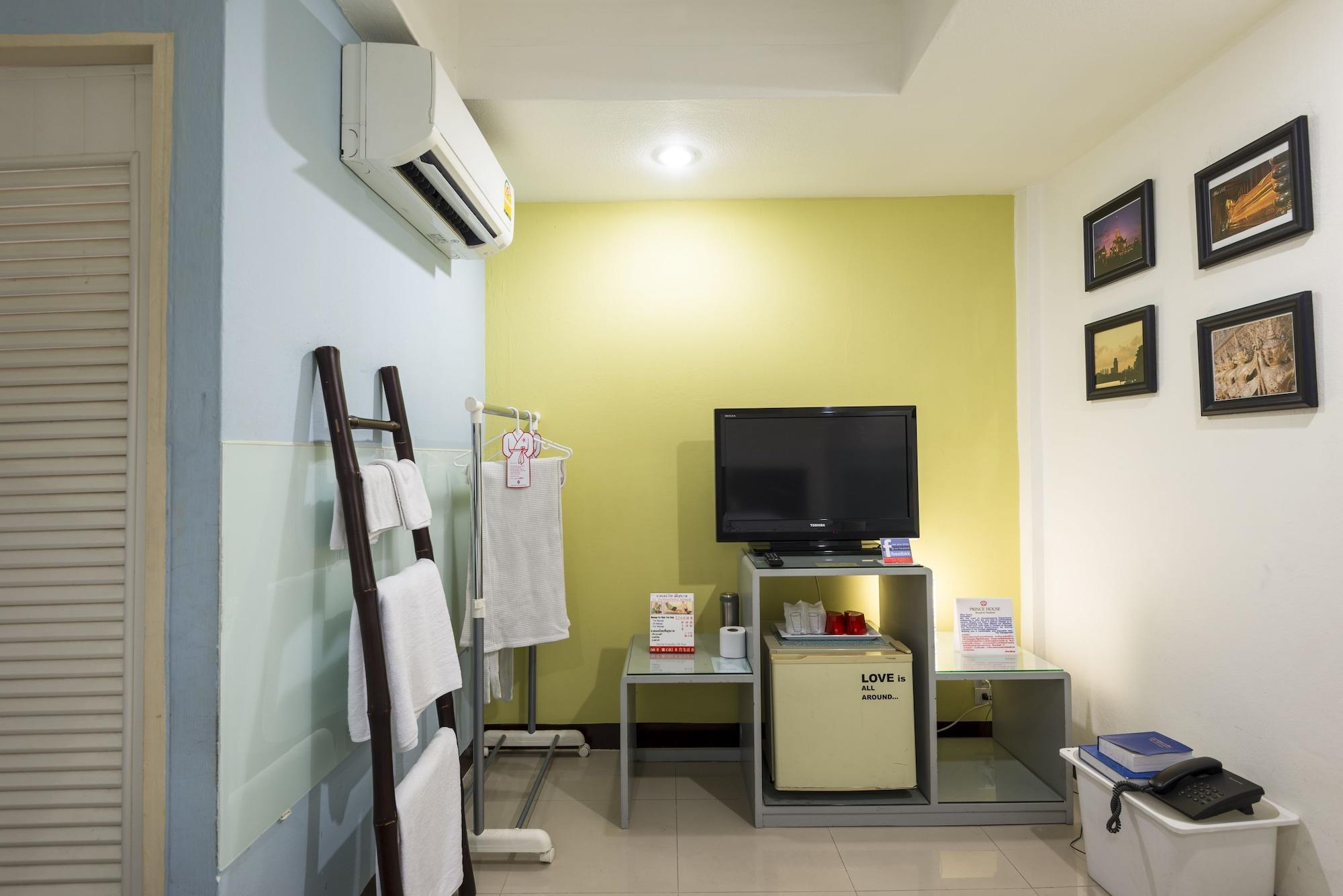 ปรินซ์ เฮาส์ Hotel กรุงเทพมหานคร ภายนอก รูปภาพ